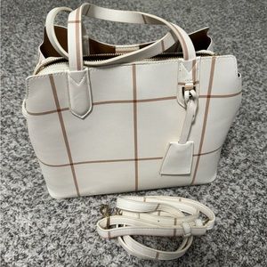 Universal Thread Cross body bag